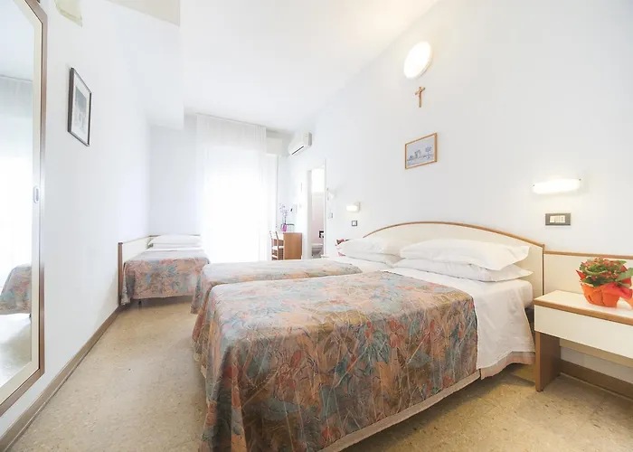 Latini 3*