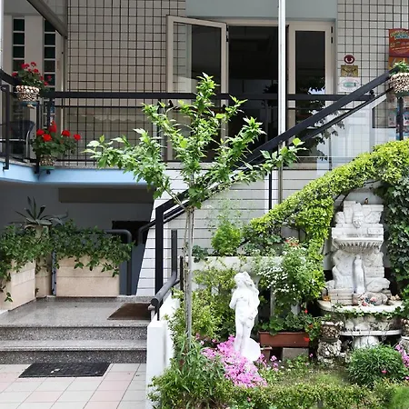 Hotel Latini 3*