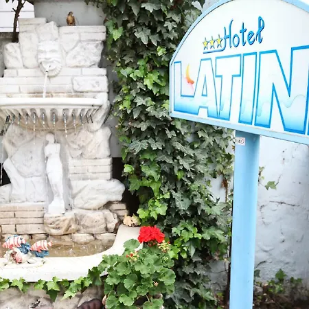 Hotel Latini 3*