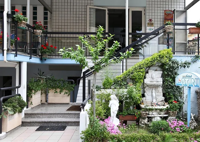 Hotel Latini 3*