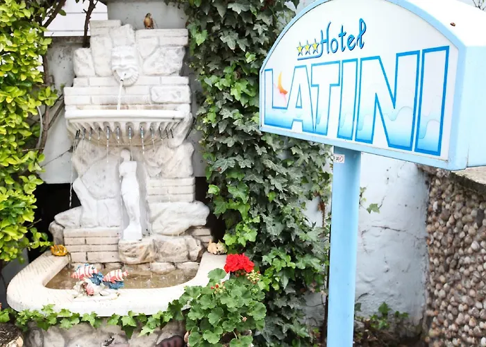 Hotel Latini 3*