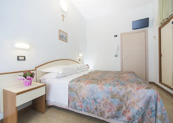 Hotel Latini 3*